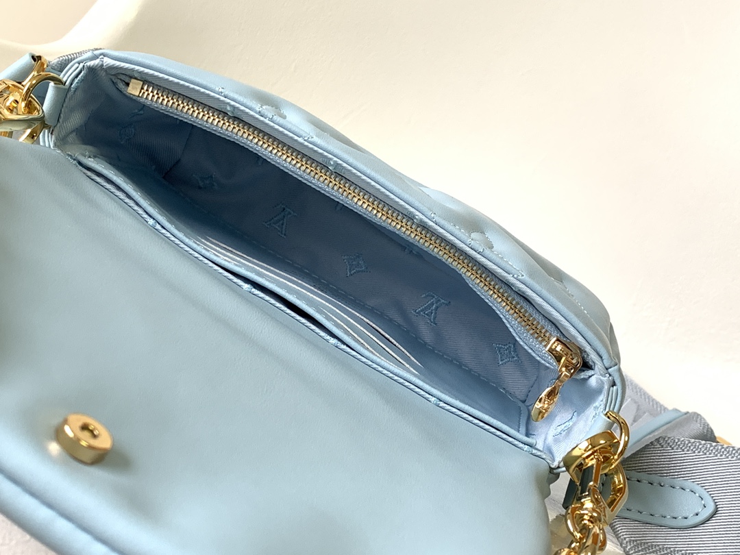 [TOP] Louis Vuitton LV  Soft Padded Calfskin Embroidered Classic Monogram  Wallet - Haze Blue