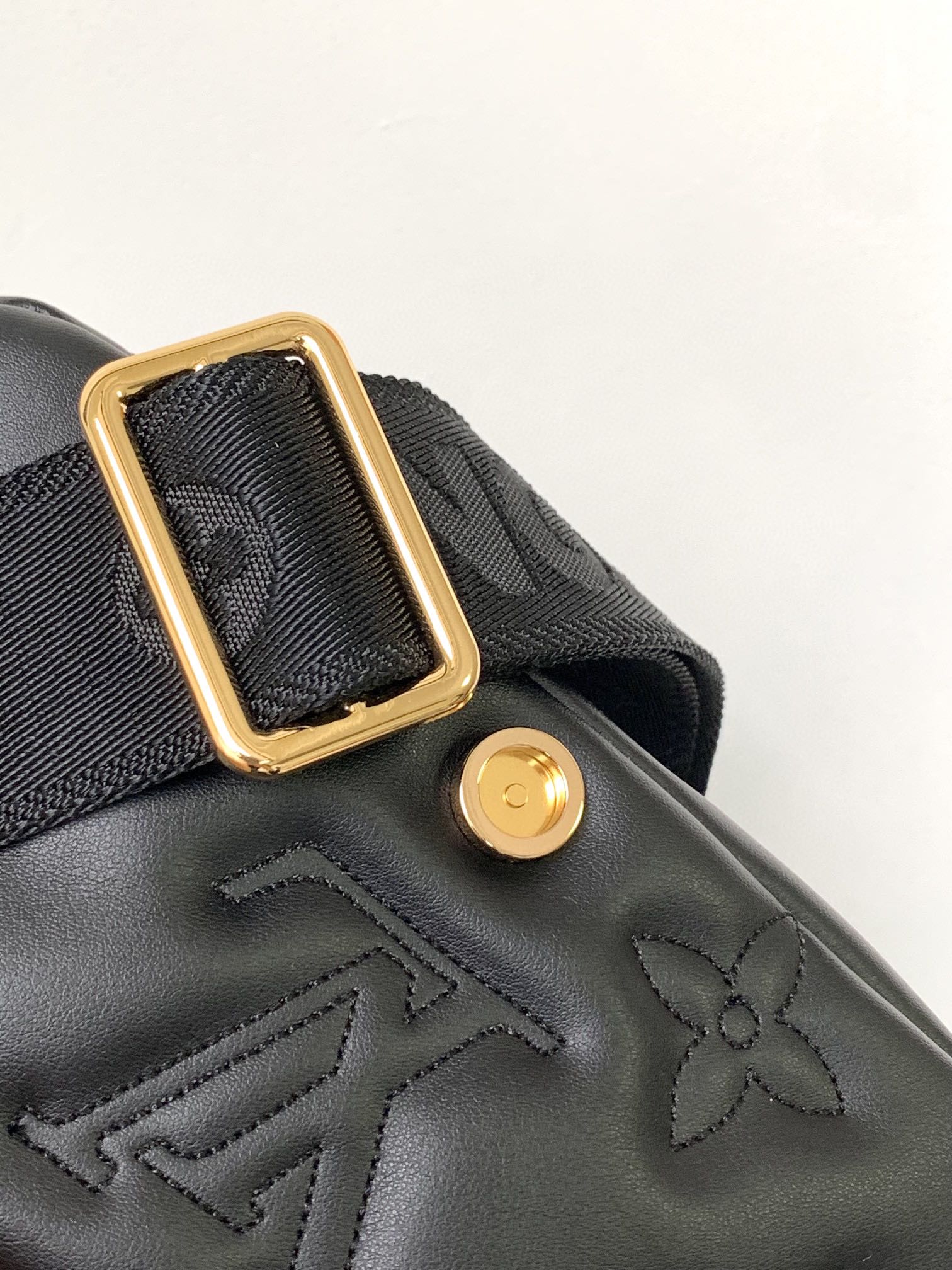 [TOP] Louis Vuitton LV  Soft Padded Calfskin Embroidered Classic Monogram  Wallet - Black