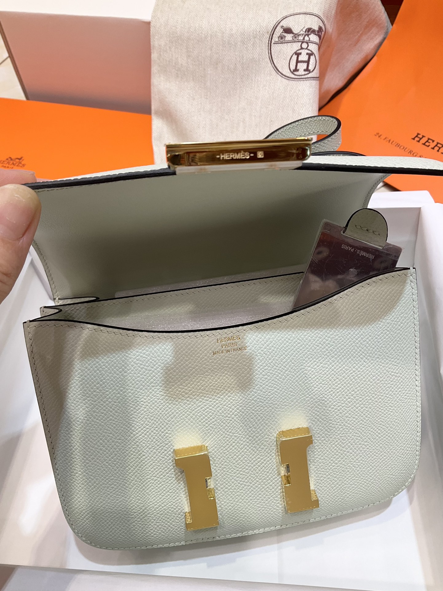 [TOP] HERMES Constance Epsom Leather 𝟏𝟗 CM - Light Green - & GHW