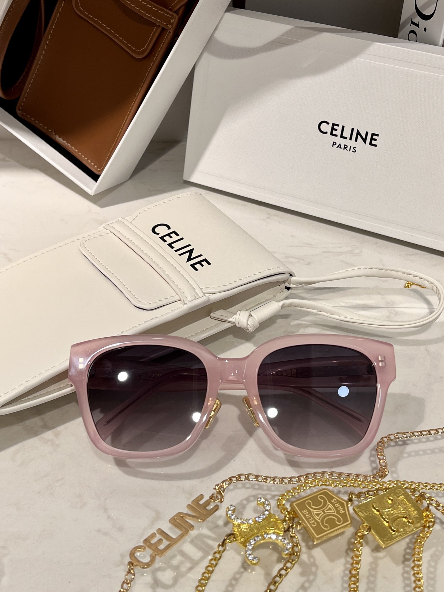 [TOP] CELINE Sunglasses - with Chain