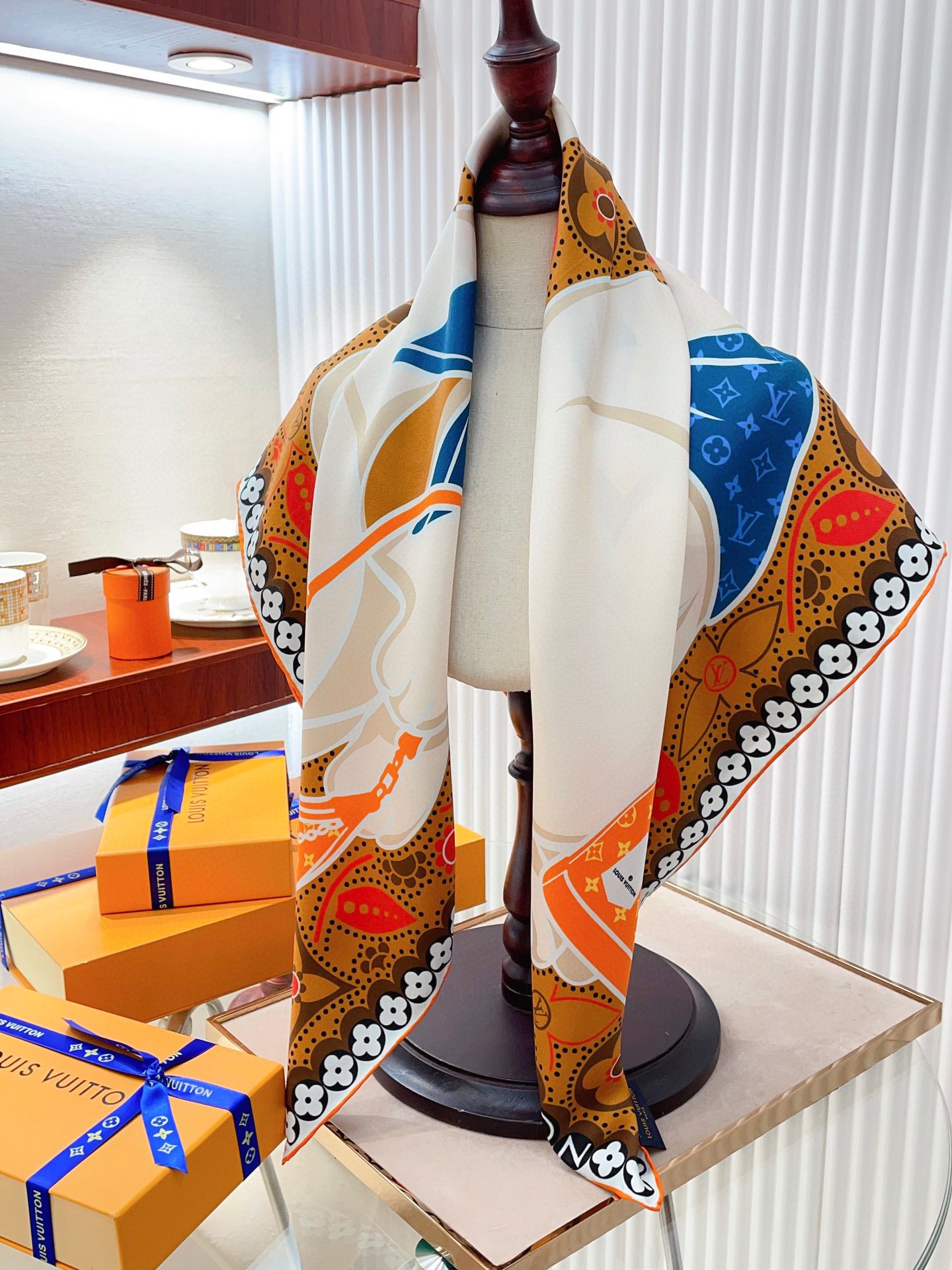 [TOP] Louis Vuitton LV LV Scarf With Rabbit Pattern