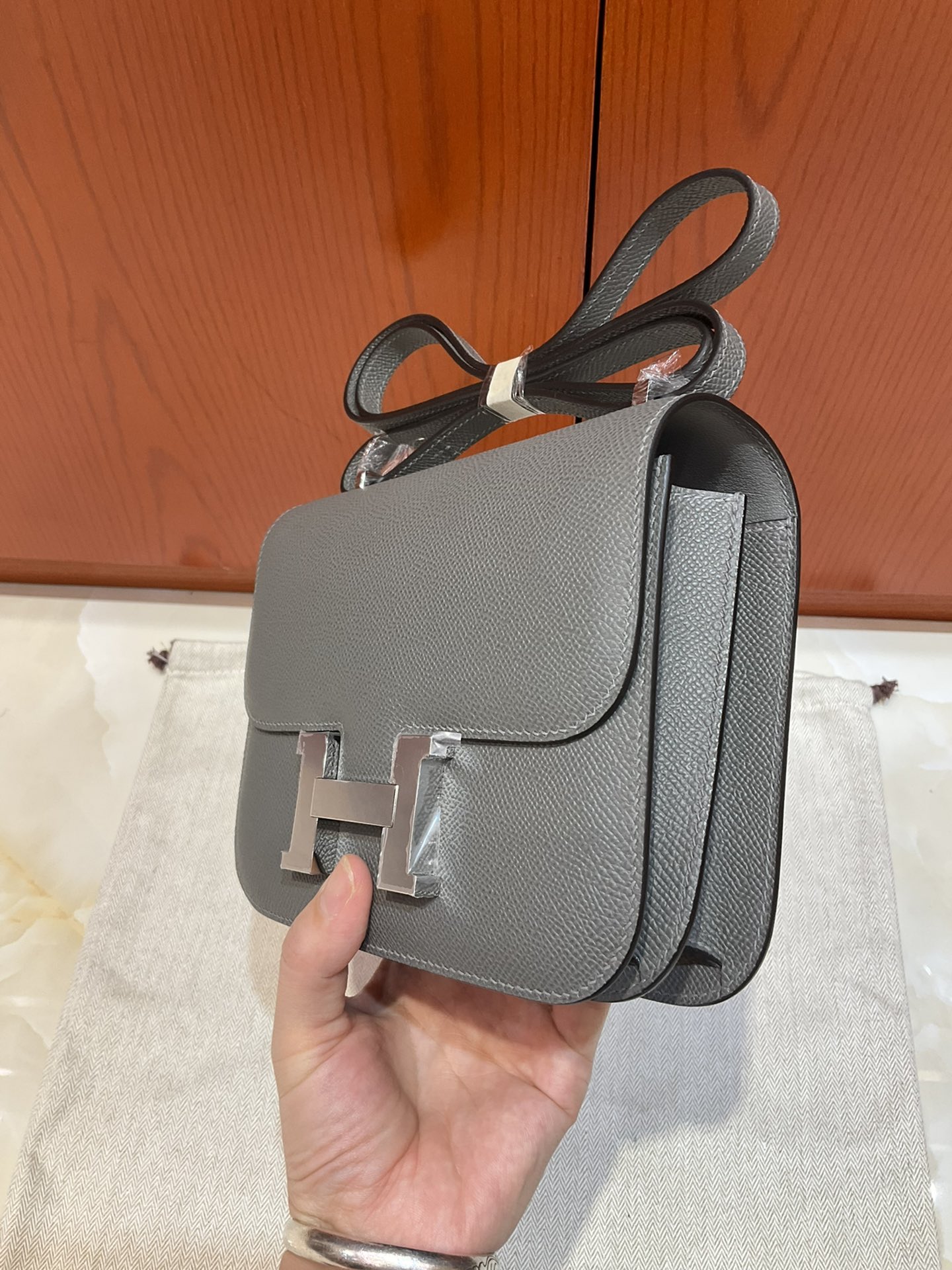 [TOP] HERMES Constance Epsom Leather 𝟏𝟗 CM - Grey- & SHW