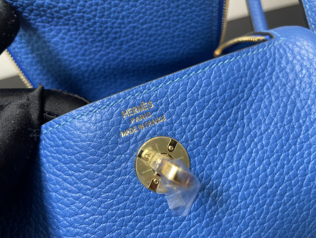 [TOP] HERMES Mini Lindy Taurillon Clemence Leather 19 CM - Blue & GHW