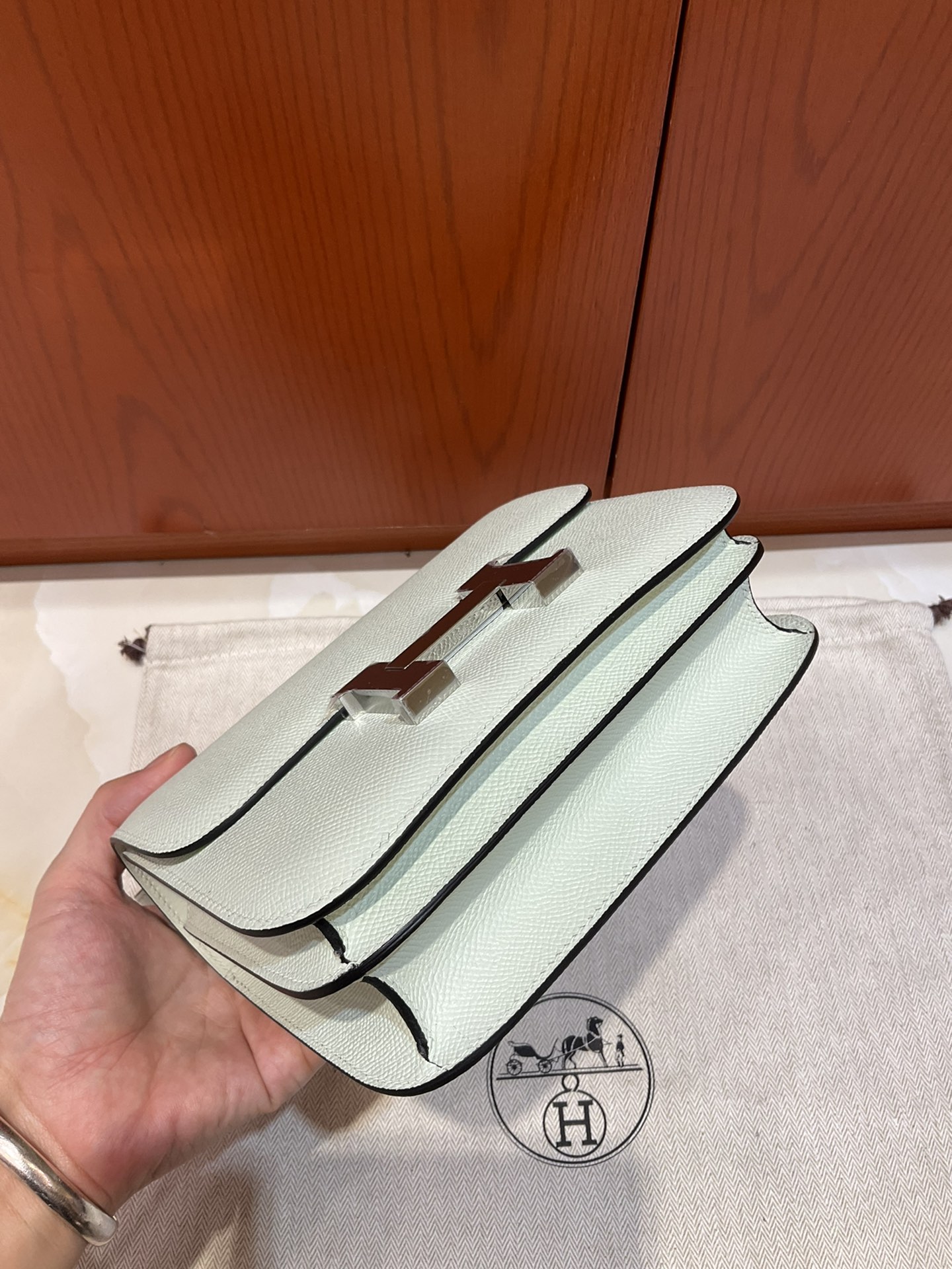 [TOP] HERMES Constance Epsom Leather 𝟏𝟗 CM - Light Green - & SHW