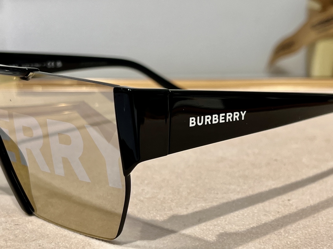 [TOP] BURBERRY Sunglasses - 5 Colors
