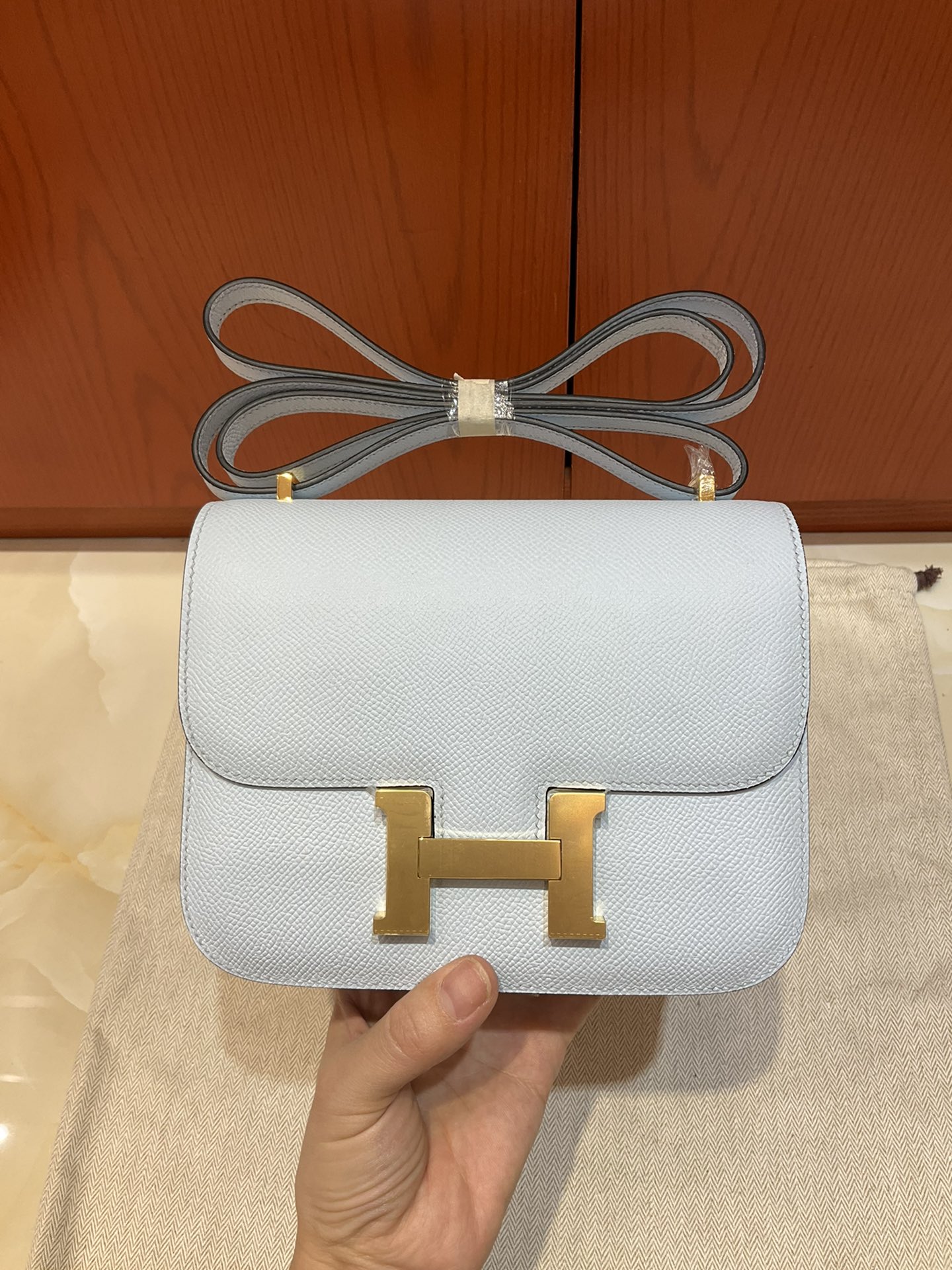 [TOP] HERMES Constance Epsom Leather 𝟏𝟗 CM - Light Blue - & GHW