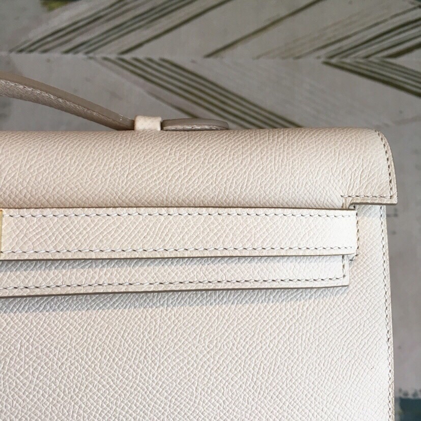 [TOP] HERMES Kelly Cut Epsom Leather 31 x 13 x 2.5cm - White & GHW