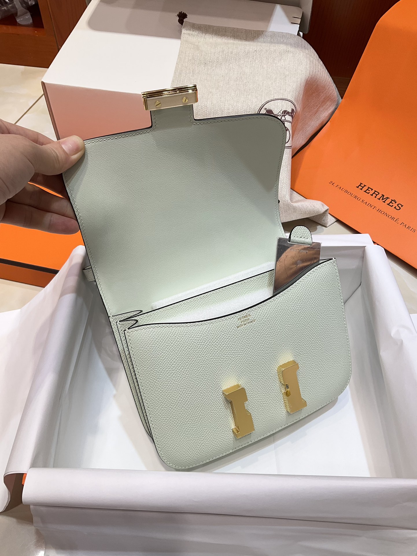 [TOP] HERMES Constance Epsom Leather 𝟏𝟗 CM - Light Green - & GHW
