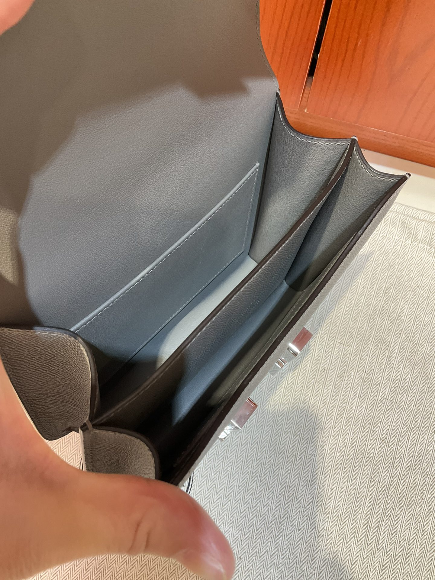 [TOP] HERMES Constance Epsom Leather 𝟏𝟗 CM - Grey- & SHW