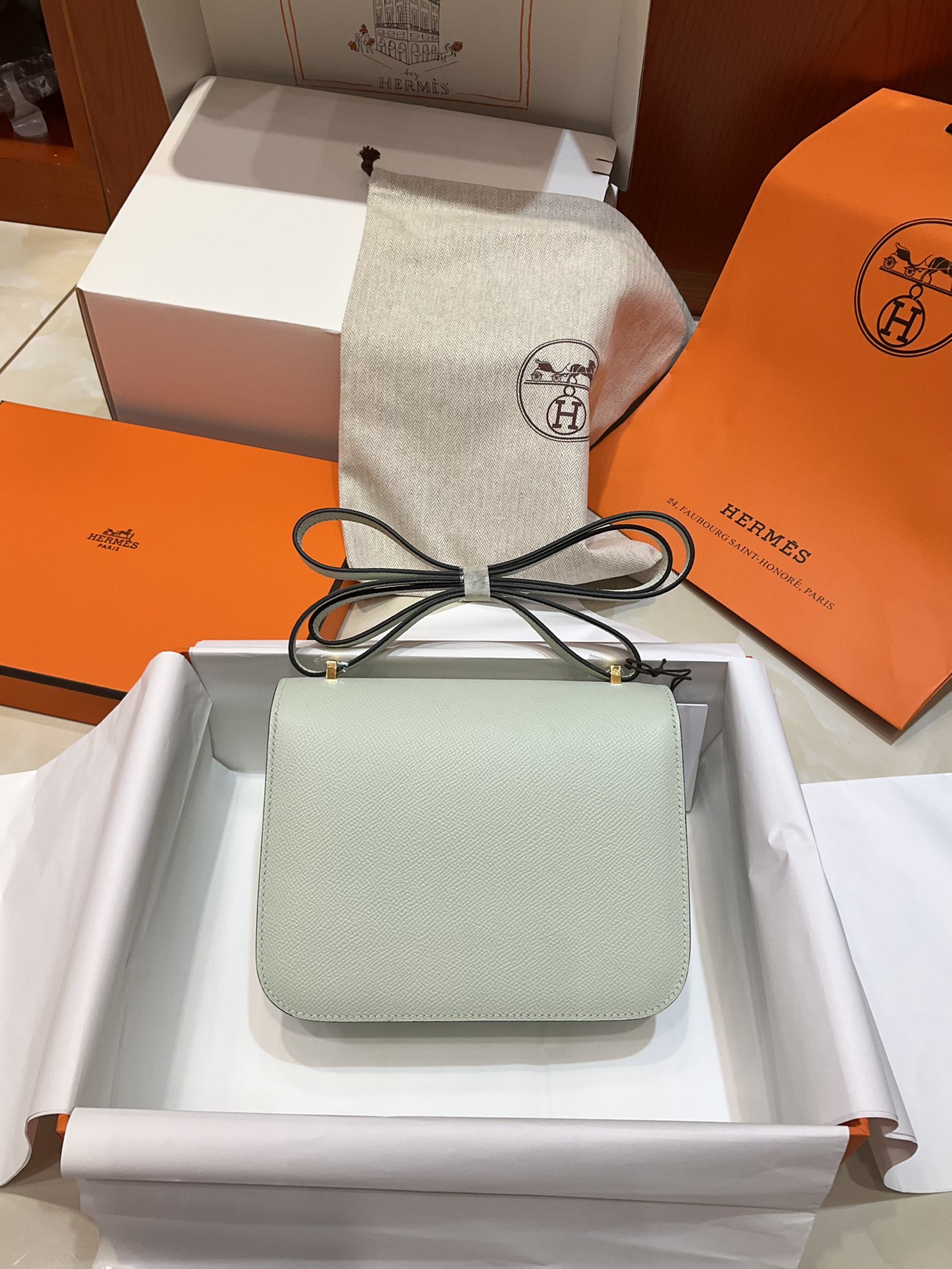 [TOP] HERMES Constance Epsom Leather 𝟏𝟗 CM - Light Green - & GHW