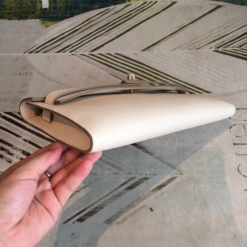 [TOP] HERMES Kelly Cut Epsom Leather 31 x 13 x 2.5cm - White & GHW