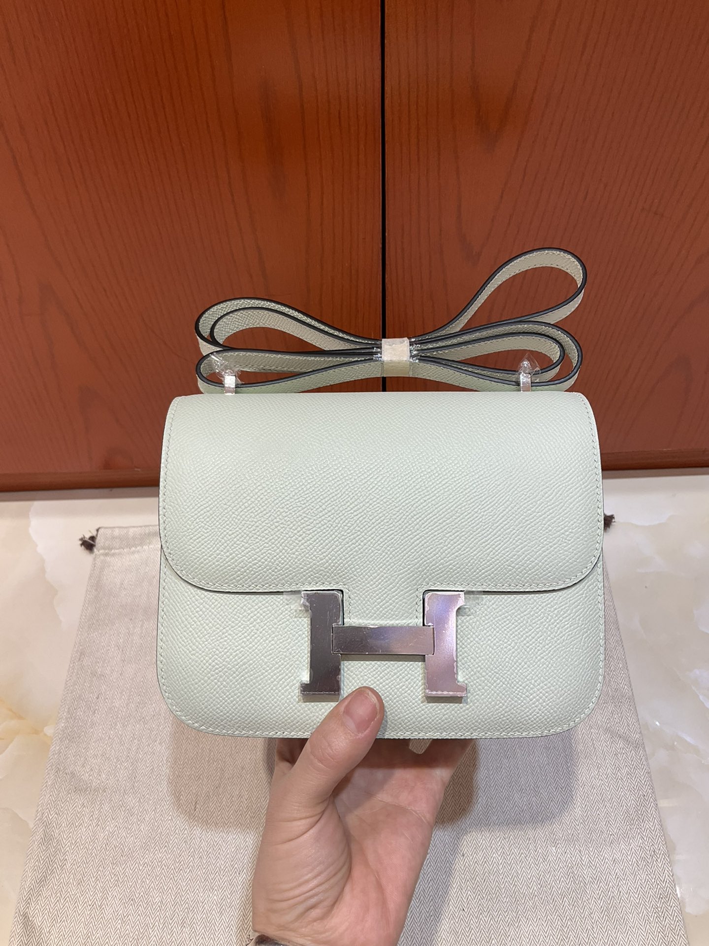 [TOP] HERMES Constance Epsom Leather 𝟏𝟗 CM - Light Green - & SHW