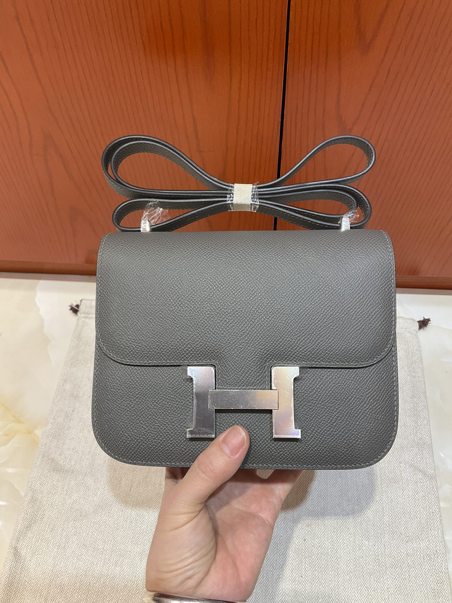 [TOP] HERMES Constance Epsom Leather 𝟏𝟗 CM - Grey- & SHW