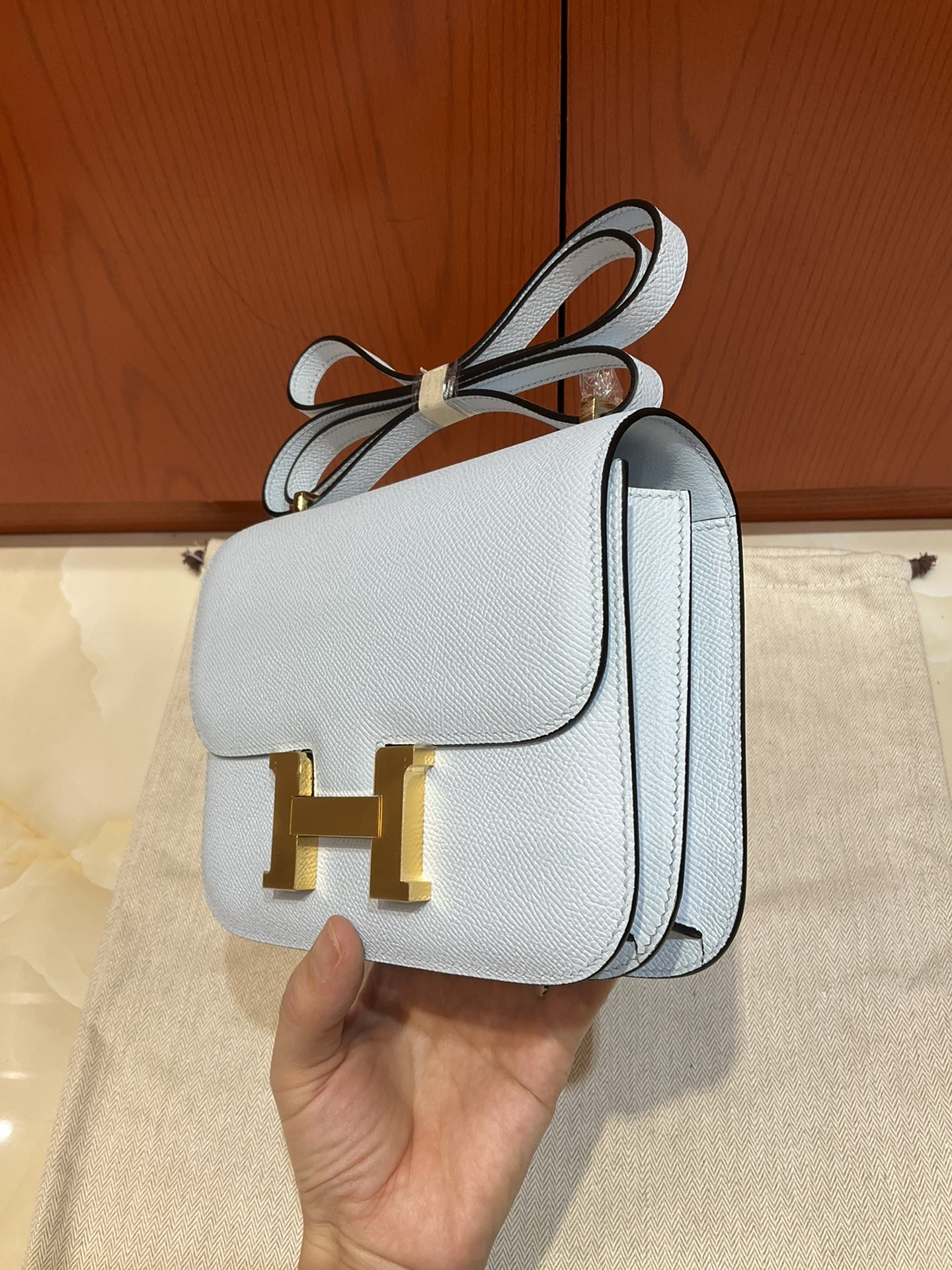 [TOP] HERMES Constance Epsom Leather 𝟏𝟗 CM - Light Blue - & GHW