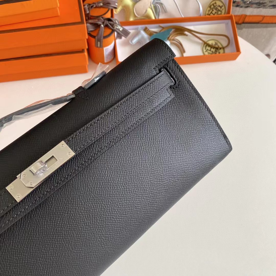 [TOP] HERMES Kelly Cut Epsom Leather 31 x 13 x 2.5cm - Black & SHW