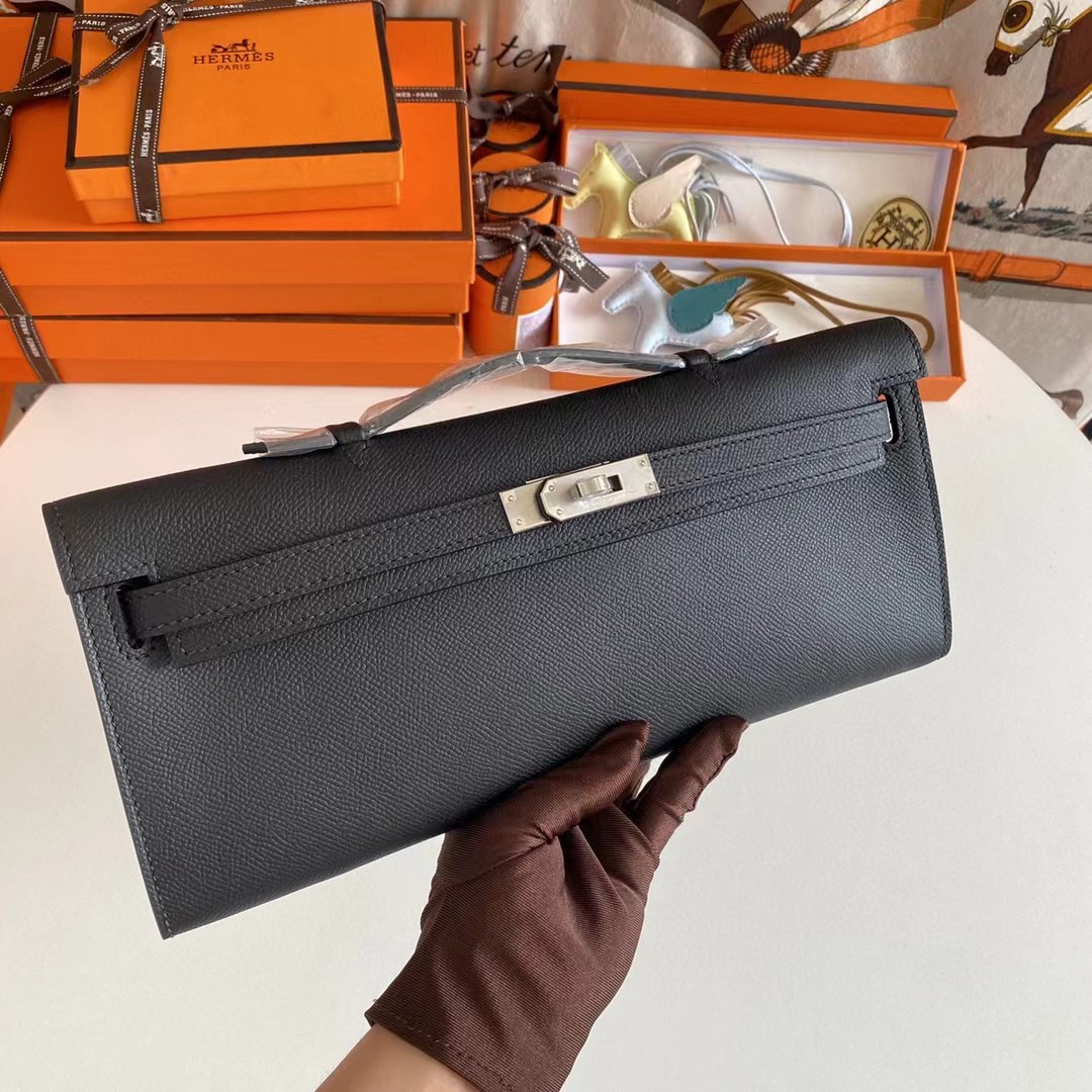 [TOP] HERMES Kelly Cut Epsom Leather 31 x 13 x 2.5cm - Black & SHW