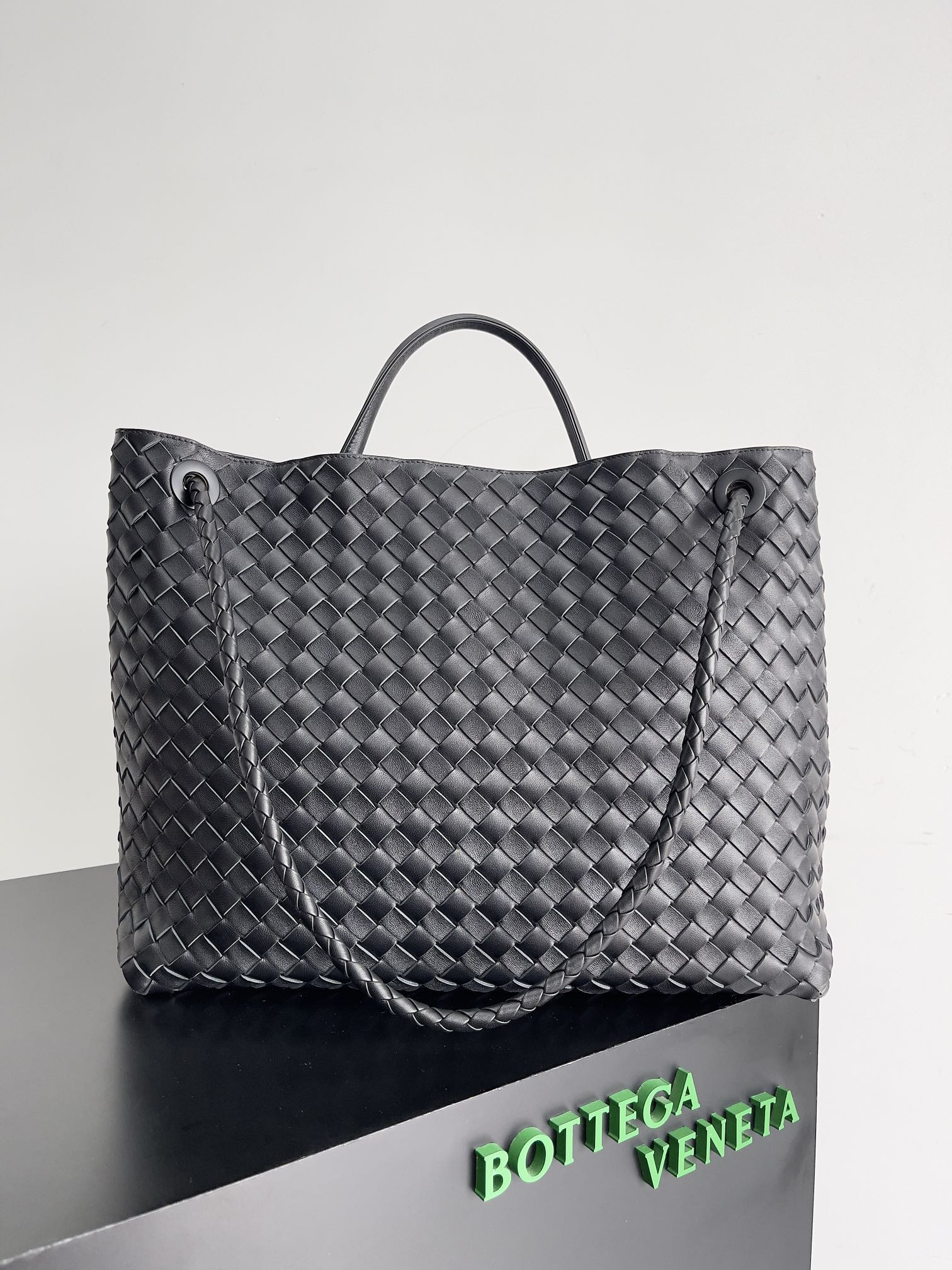 [TOP] Bottega Veneta BV Andiamo Bags - Black
