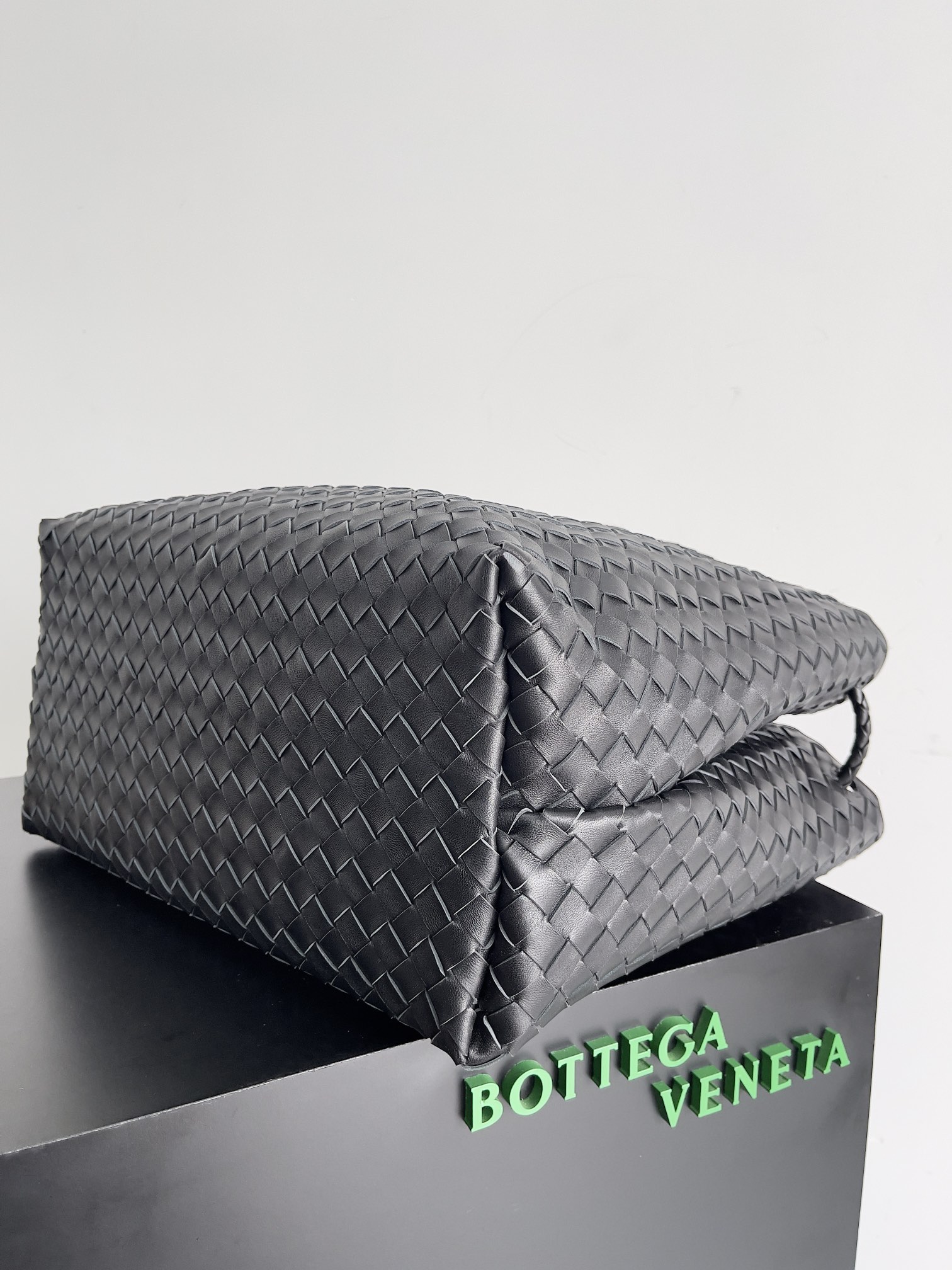 [TOP] Bottega Veneta BV Andiamo Bags - Black