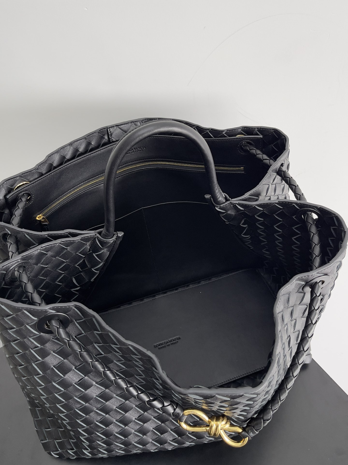 [TOP] Bottega Veneta BV Andiamo Bags - Black