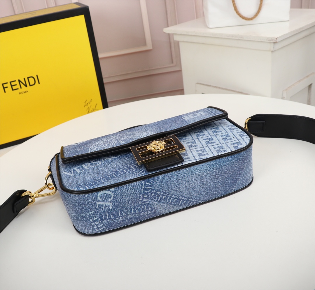 [TOP] FENDI Versace Baguette Canvas Bag - Blue