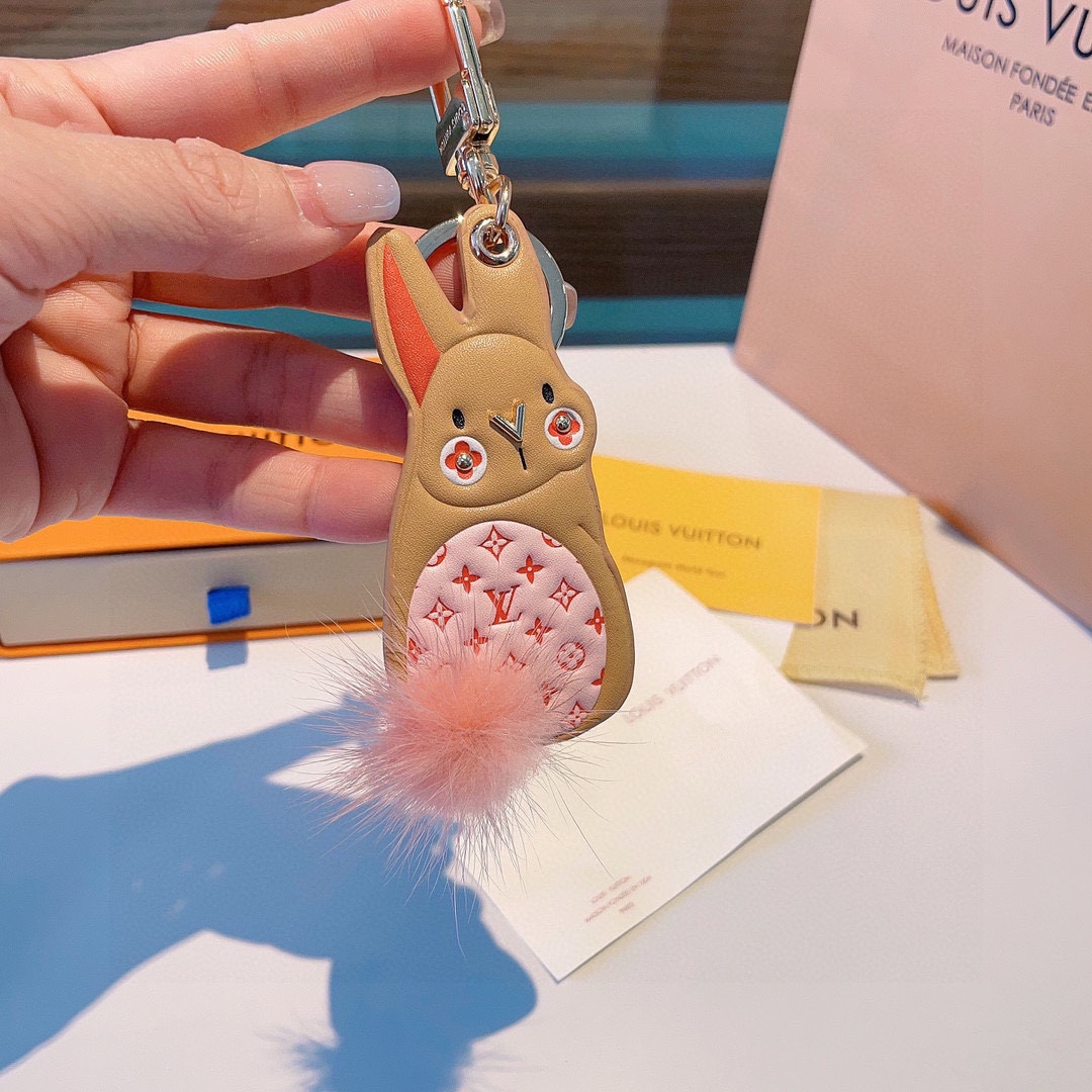 [TOP] Louis Vuitton LV £V Mink Hair Rabbit Tail Keychain