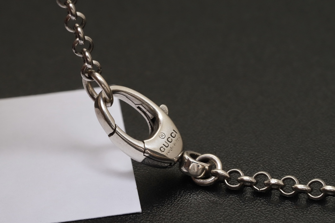 [TOP] GUCCI GG Key Necklace
