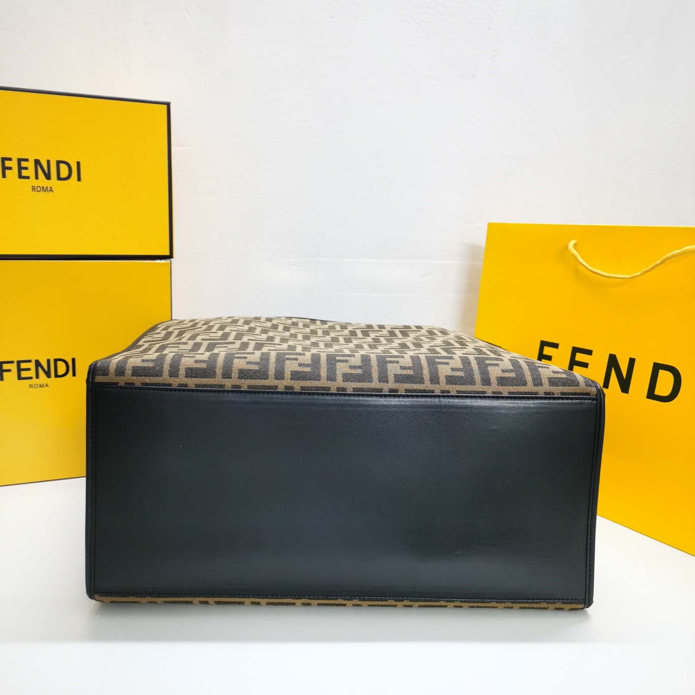 [TOP] FENDI Large Tote Sunshine Prints Tote - Brown