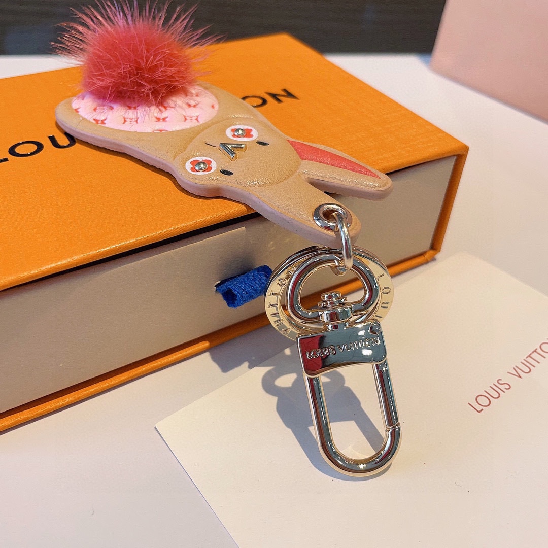 [TOP] Louis Vuitton LV £V Mink Hair Rabbit Tail Keychain