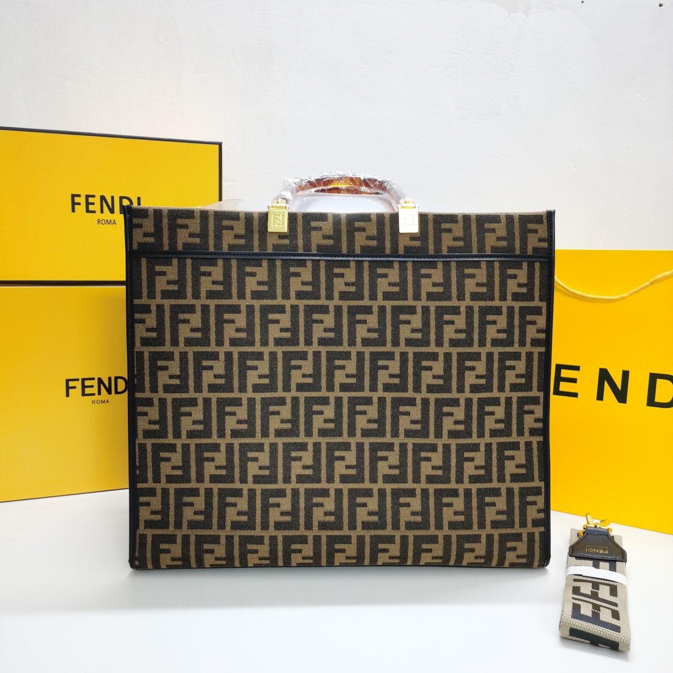 [TOP] FENDI Large Tote Sunshine Prints Tote - Brown