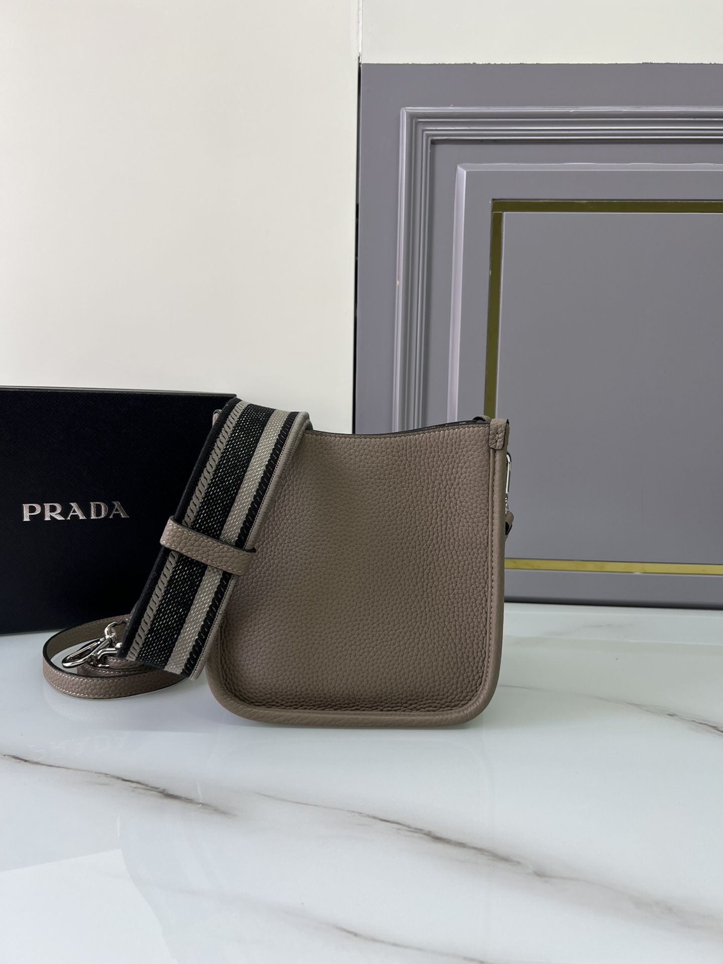 [TOP] PRADA New Mini Shoulder1BH191/tote Bag 19x20x6 cm - Five Colors