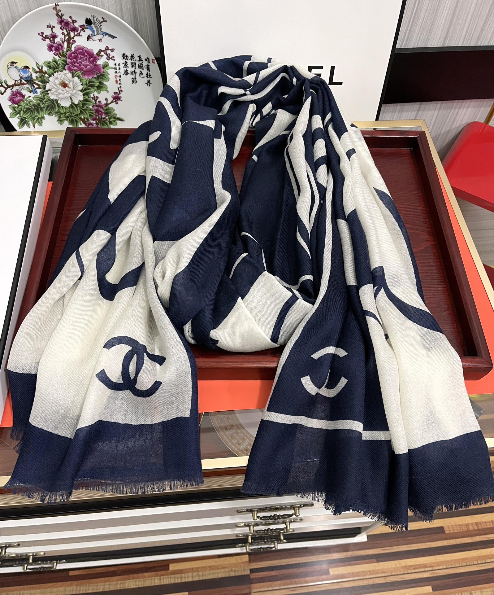 [TOP] CHANEL Double C Cashmere Scarves - 2 Colors