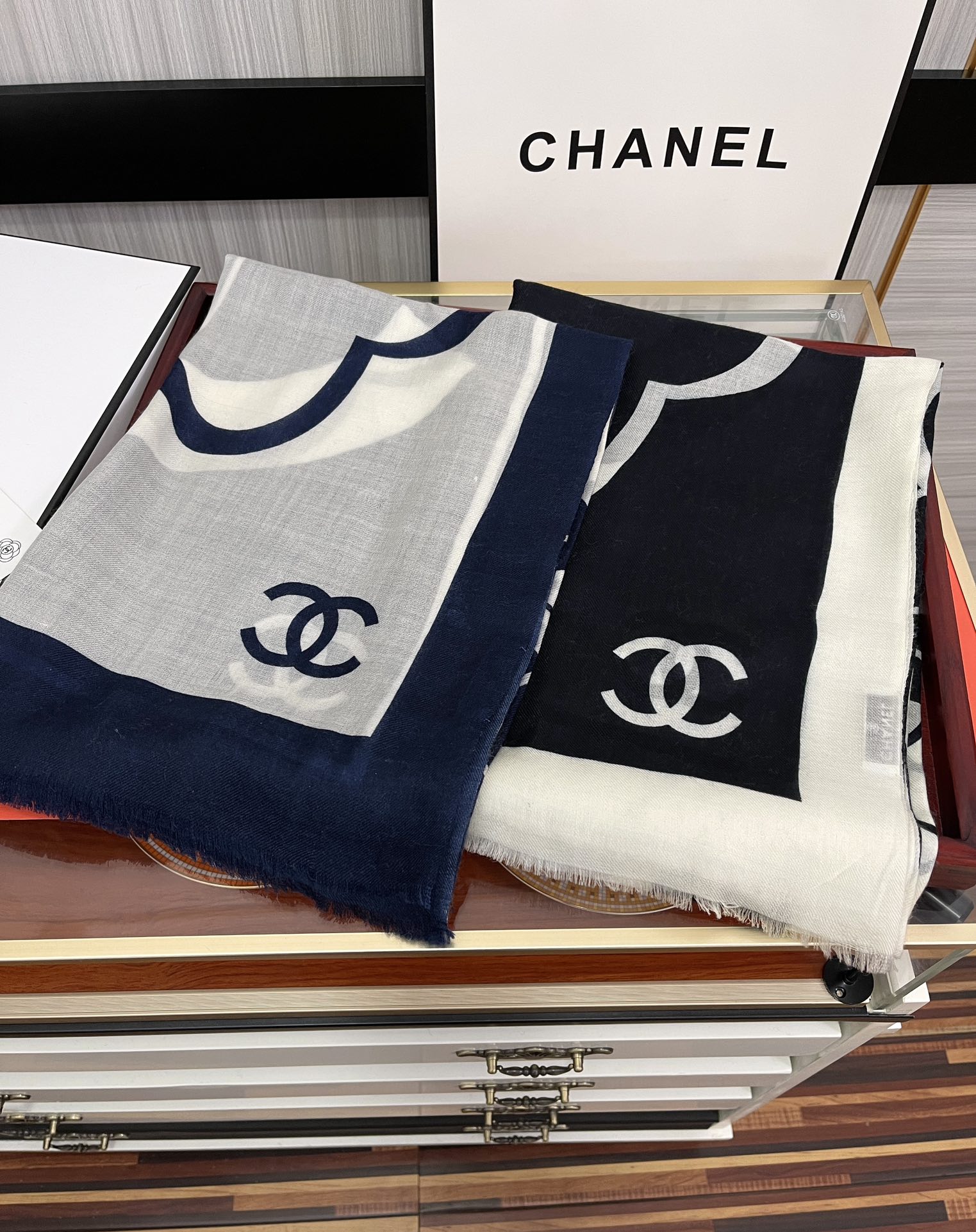 [TOP] CHANEL Double C Cashmere Scarves - 2 Colors