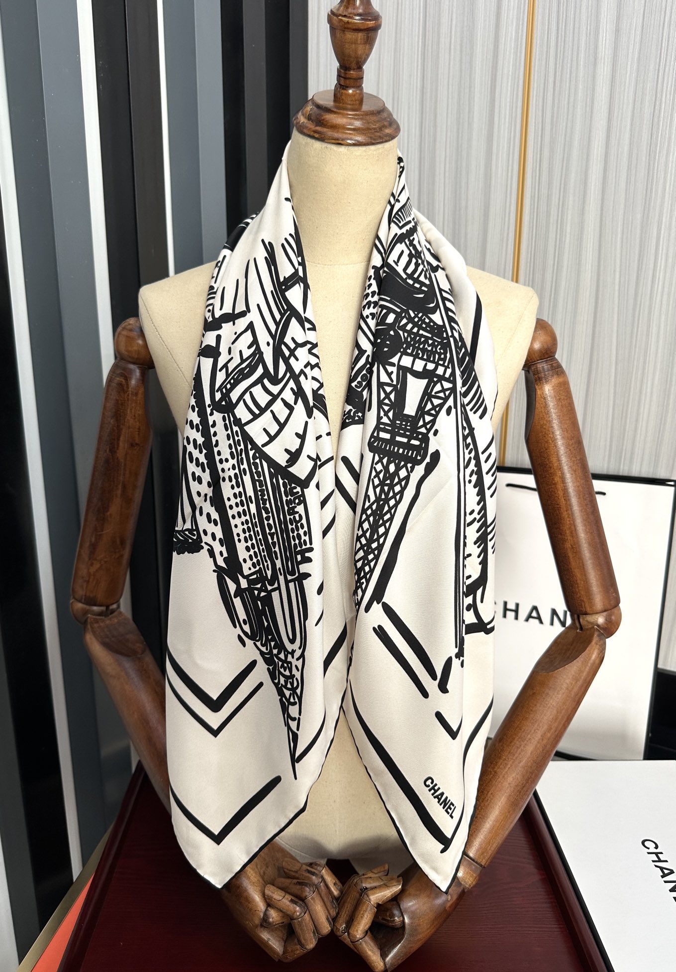 [TOP] CHANEL City Buildings Square Scarves 90 x 90 cm - 2 Colors