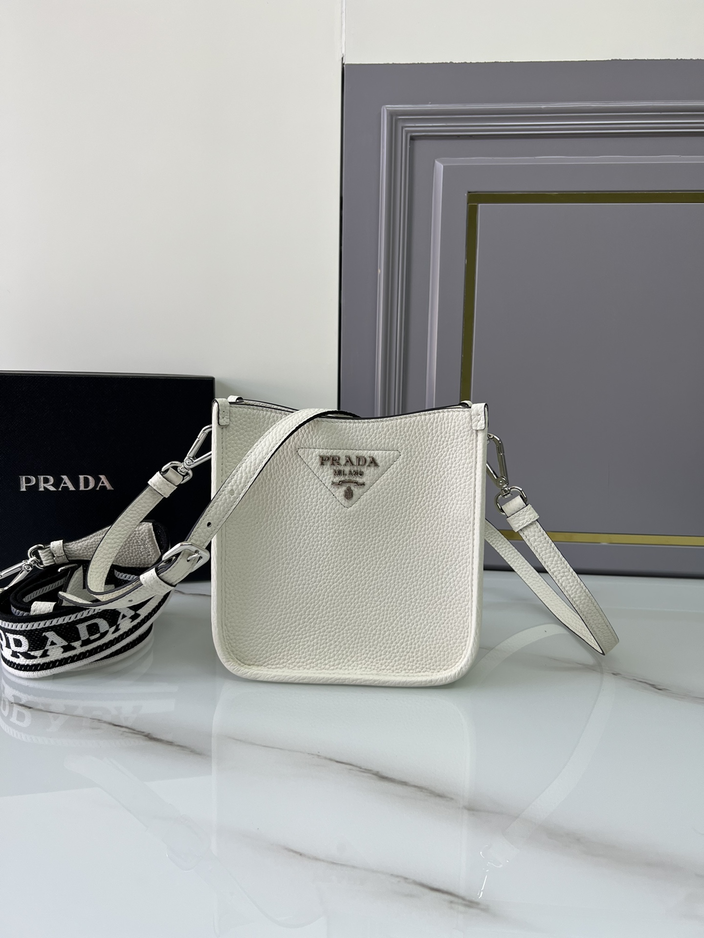 [TOP] PRADA New Mini Shoulder1BH191/tote Bag 19x20x6 cm - Five Colors