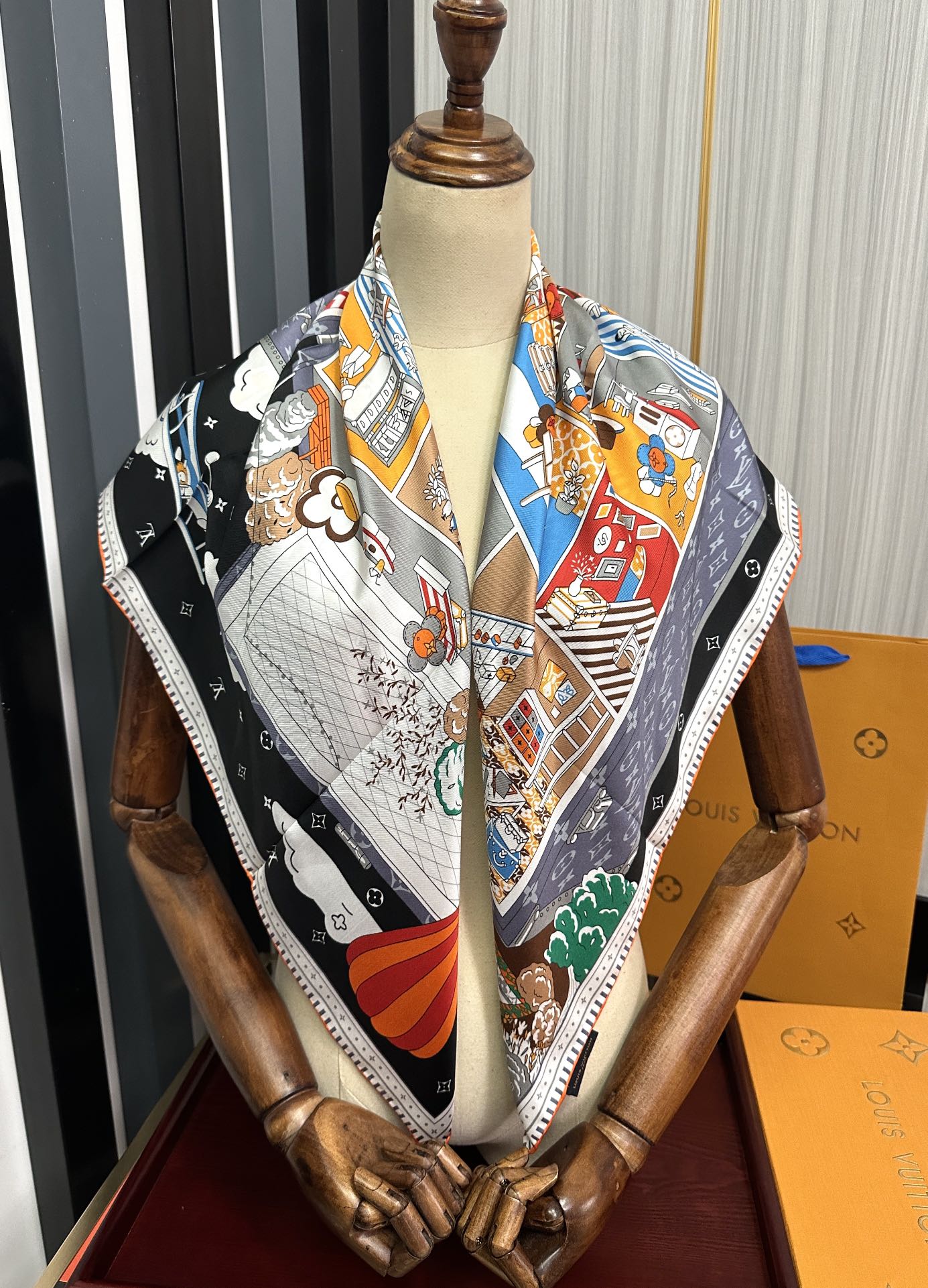 [TOP] Louis Vuitton LV Monogram Luggage Printed Square Scarf 90 x 90 cm - 2 Colors