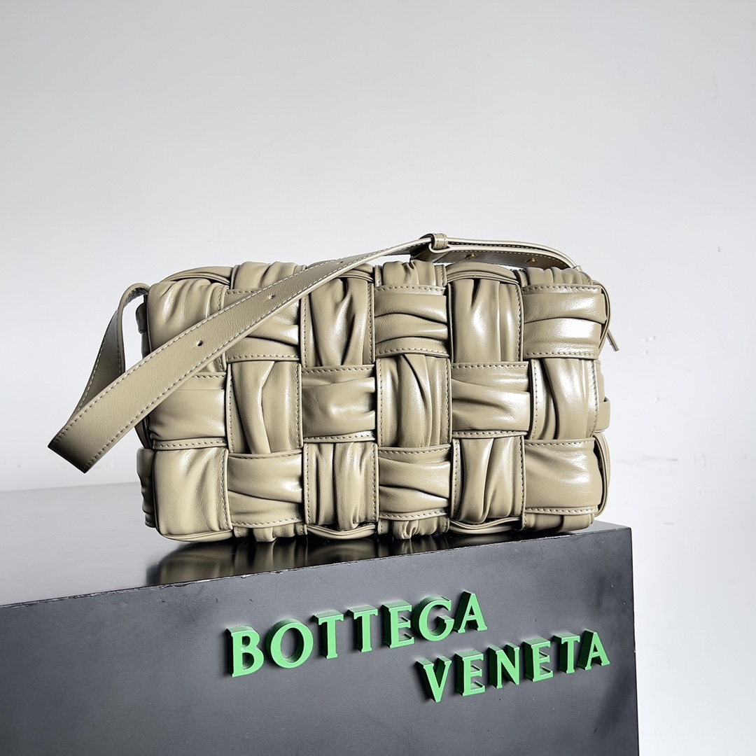 [TOP] Bottega Veneta BV Cassette Underarm Bag Shape With Pleats Bag - Taupe