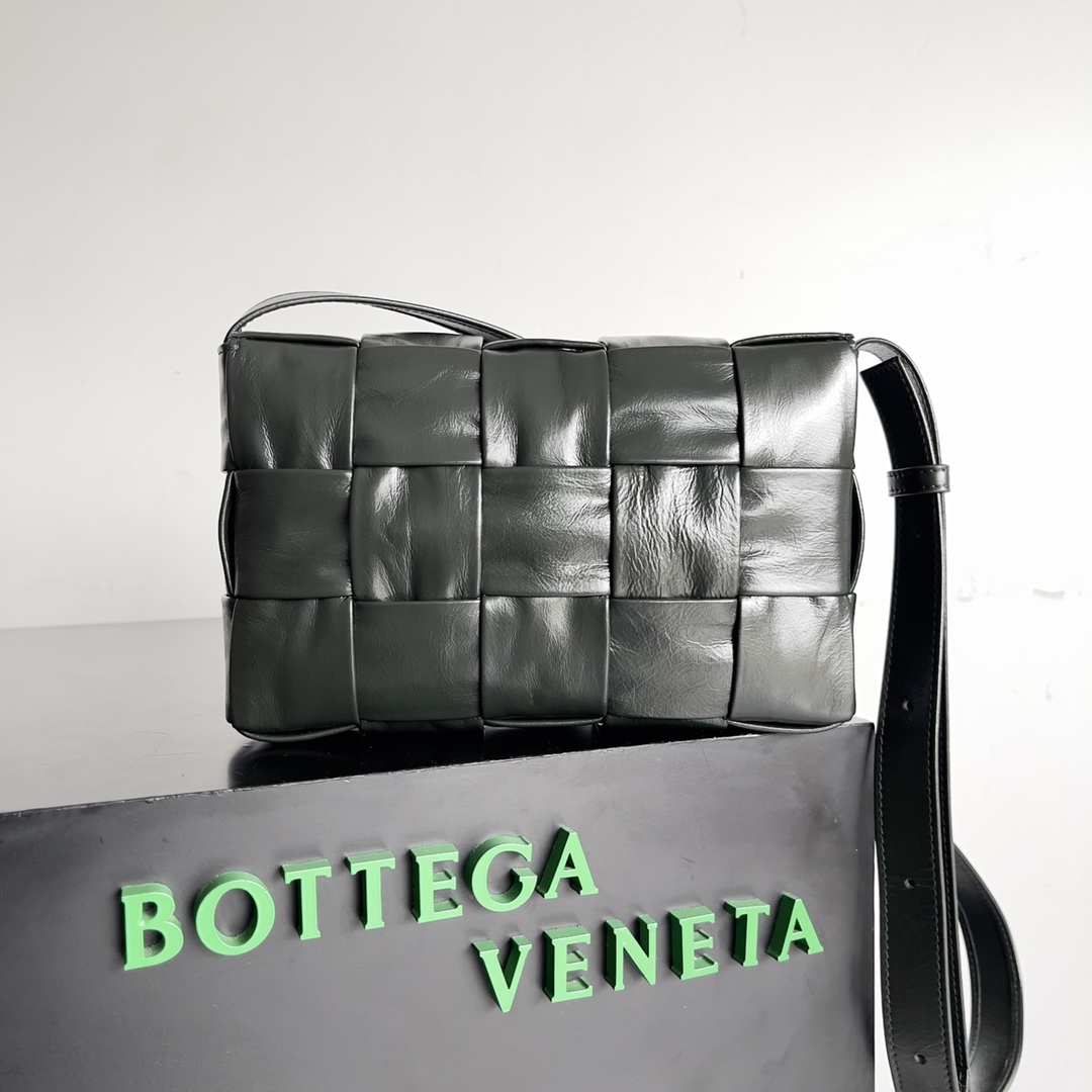 [TOP] Bottega Veneta BV BV Cassette Bag - Ink green