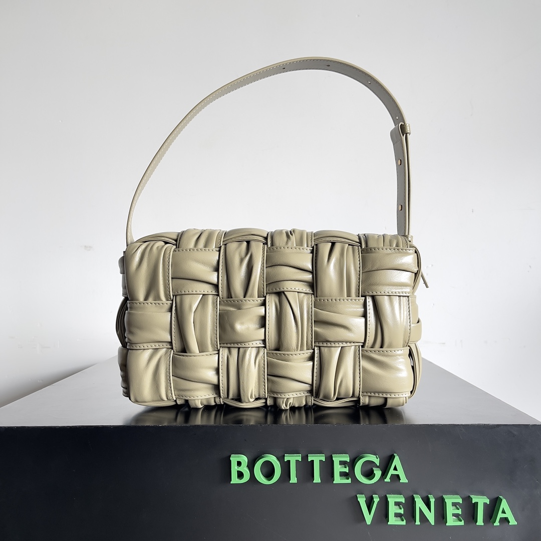 [TOP] Bottega Veneta BV Cassette Underarm Bag Shape With Pleats Bag - Taupe