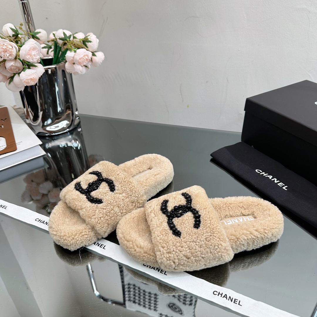 [TOP] CHANEL Autumn And Winter Lamb Hair Slippers - 4 Colour