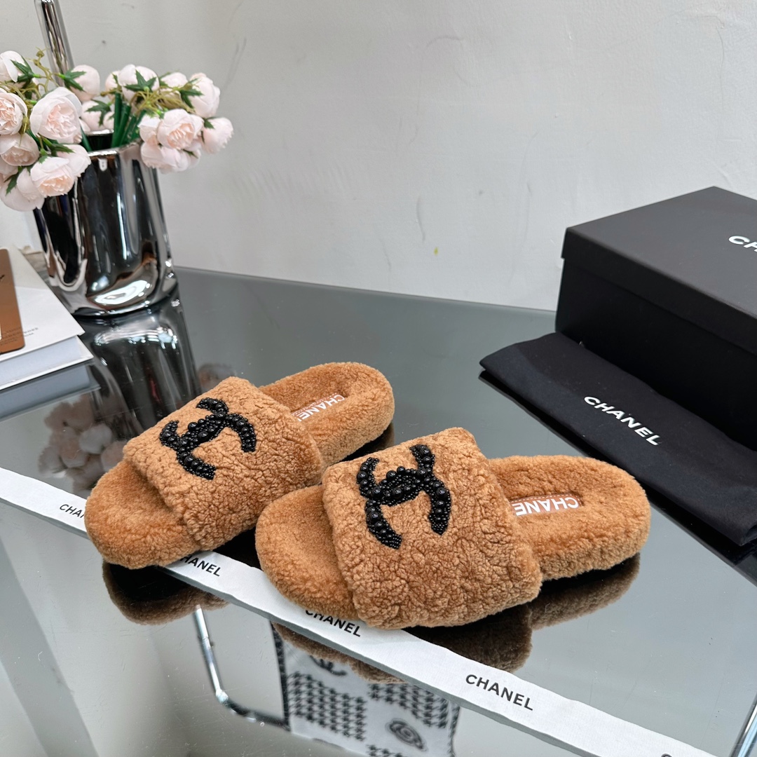 [TOP] CHANEL Autumn And Winter Lamb Hair Slippers - 4 Colour