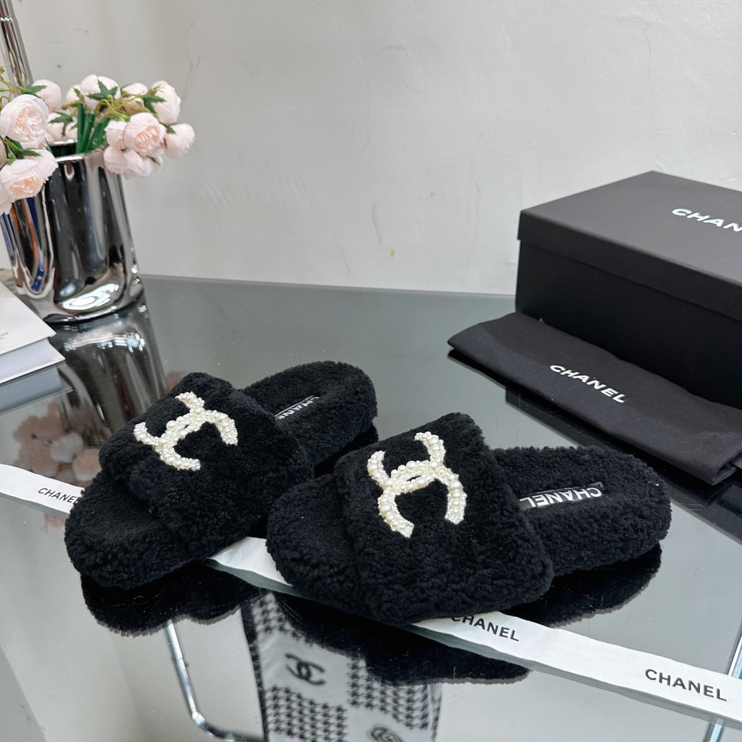 [TOP] CHANEL Autumn And Winter Lamb Hair Slippers - 4 Colour