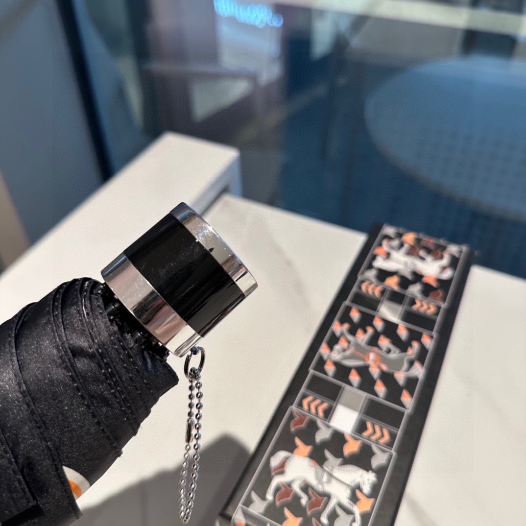 [TOP] HERMES Five-Fold Horses Umbrella - 2 Colors