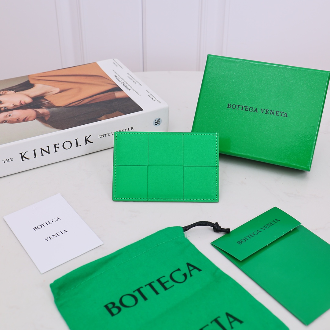 [TOP] Bottega Veneta BV BV Cowhide Large Grid Woven Slim Card Holder Wallet - Two Colors