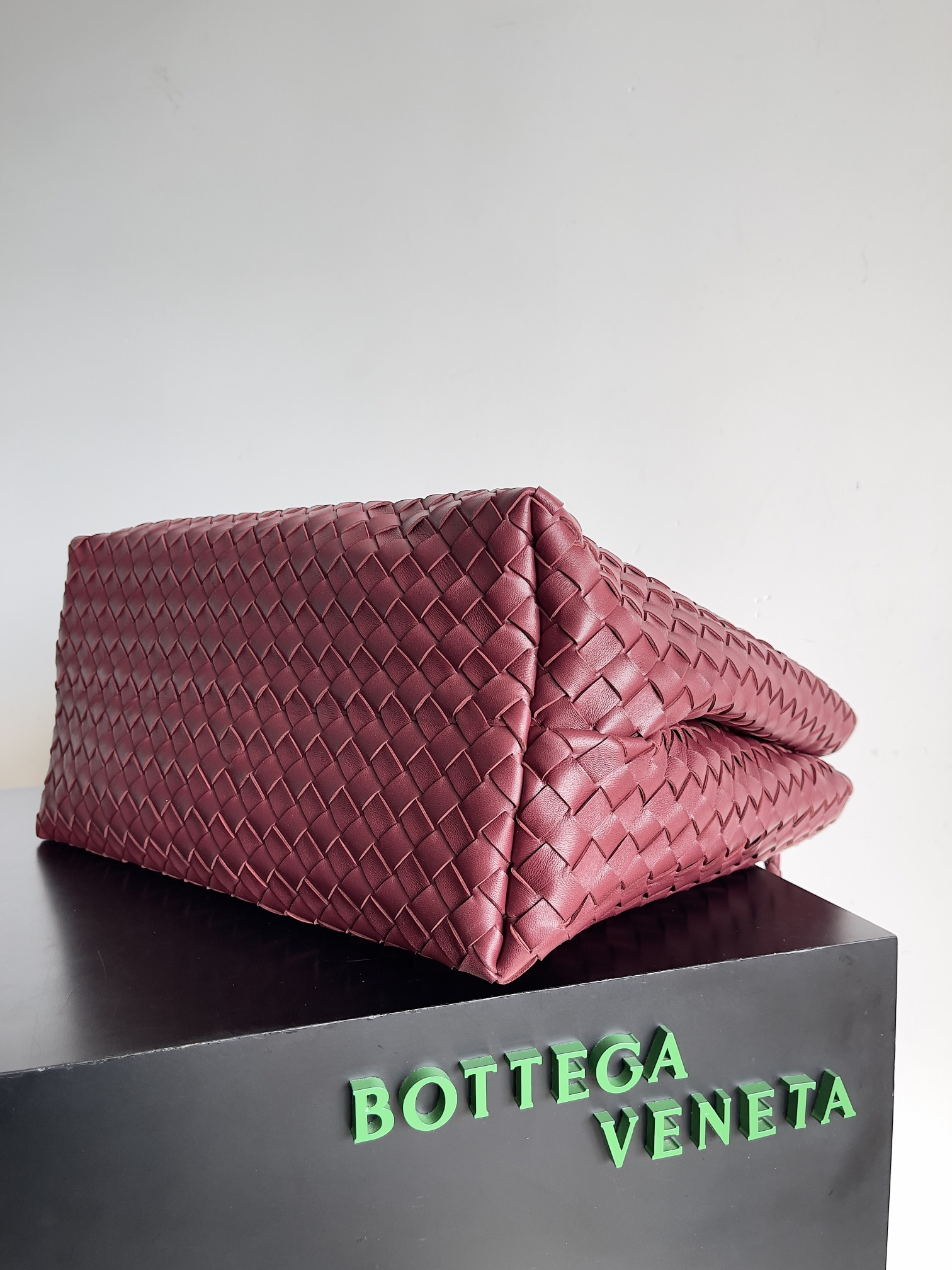 [TOP] Bottega Veneta BV Andiamo Bags - Red