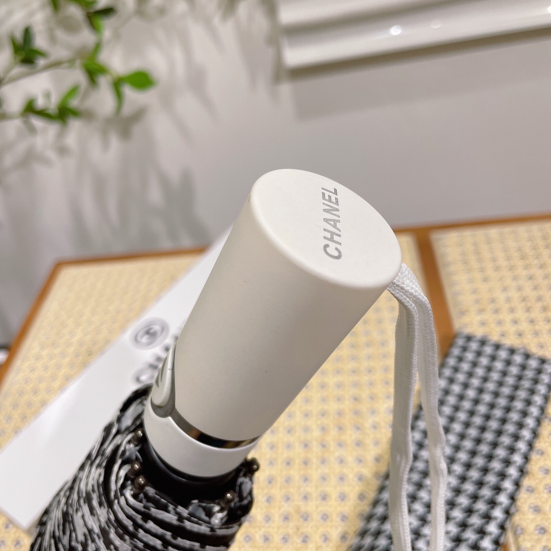 [TOP] CHANEL Houndstooth Umbrella