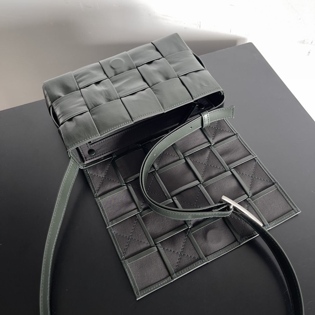 [TOP] Bottega Veneta BV BV Cassette Bag - Ink green