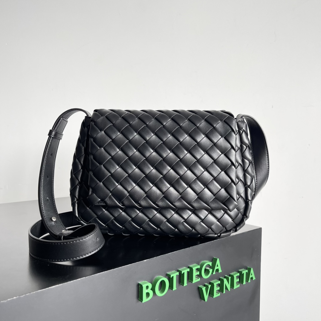 [TOP] Bottega Veneta BV BV Classic Braided Leather Crossbody Bag - Three Colors