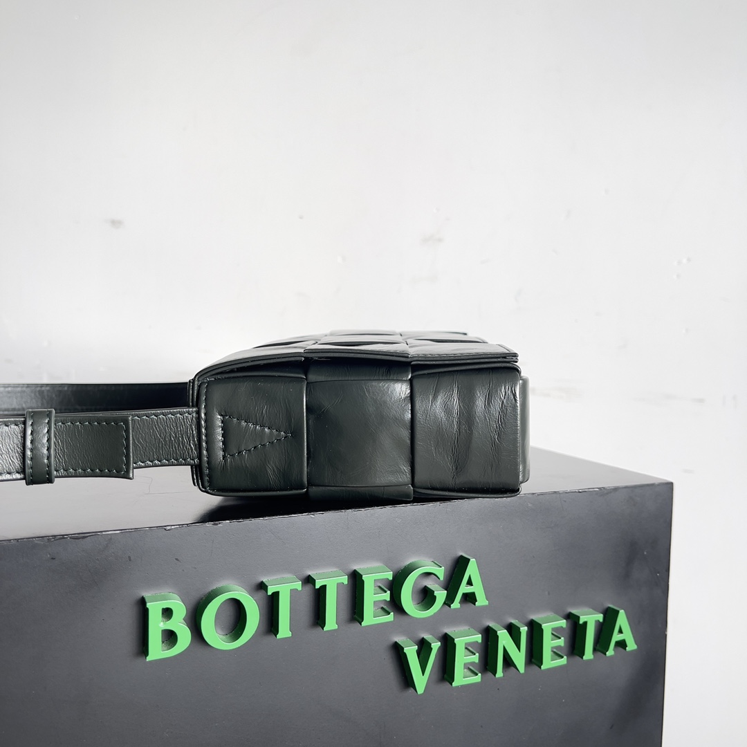 [TOP] Bottega Veneta BV BV Cassette Bag - Ink green