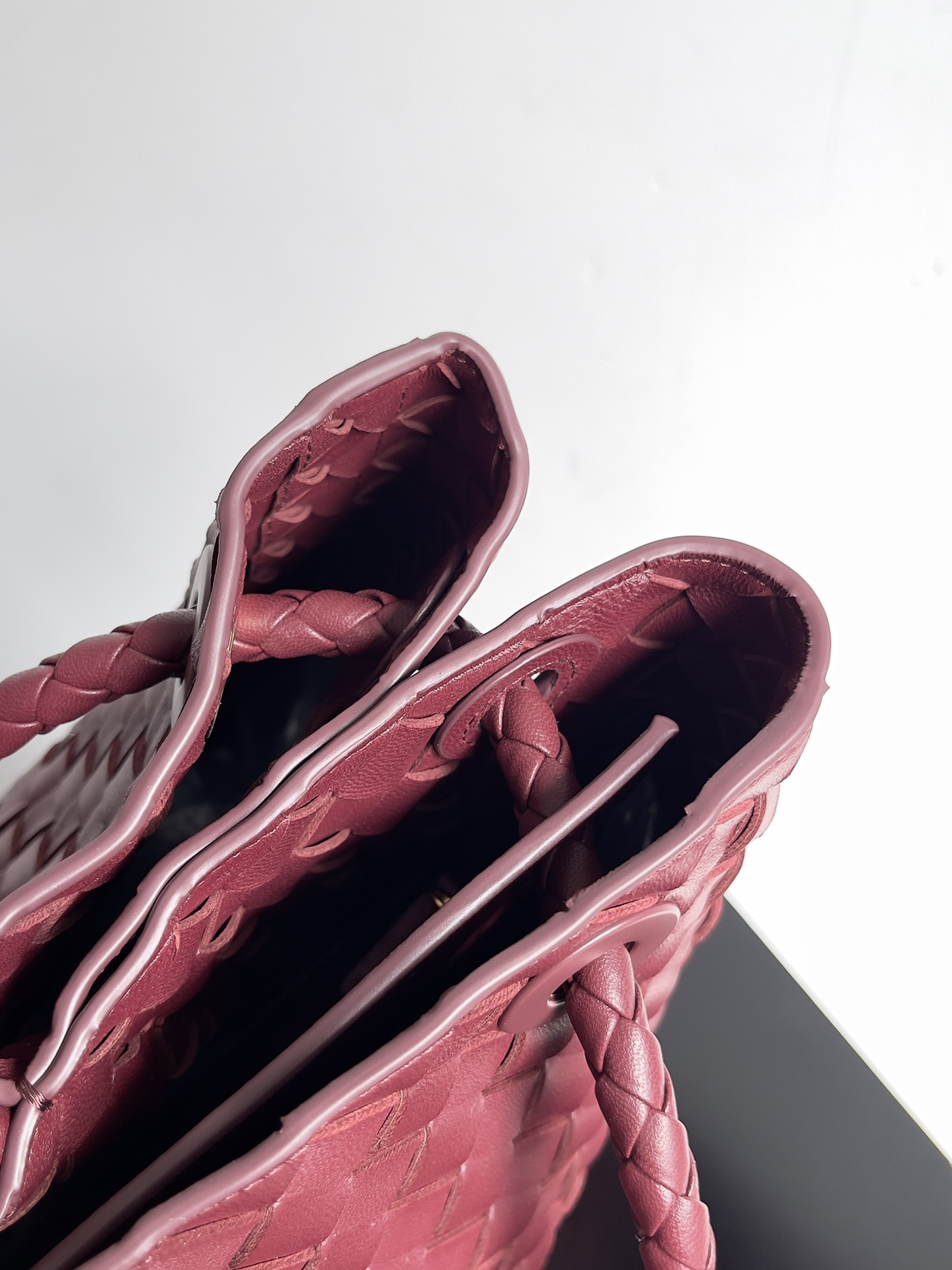 [TOP] Bottega Veneta BV Andiamo Bags - Red