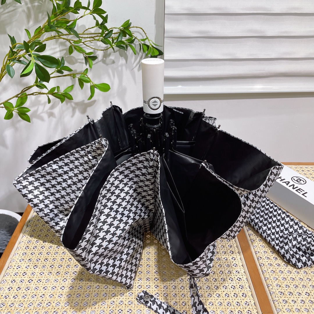 [TOP] CHANEL Houndstooth Umbrella